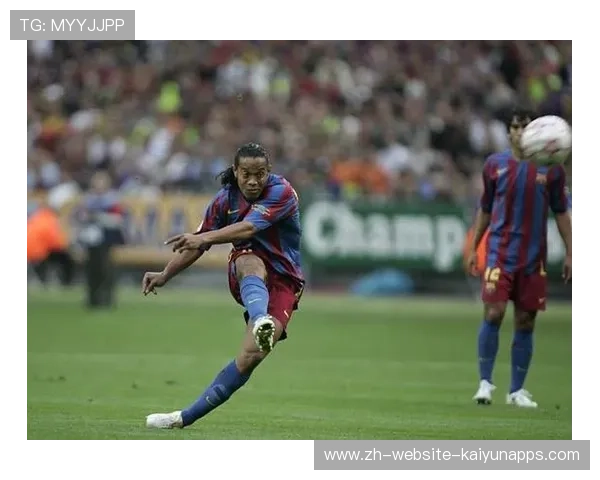 任意球绕过人墙后一脚抽射钻入上角成为经典:一瞬间的魔力,难忘的传奇